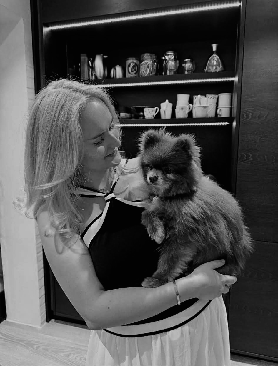 billede af amalie og brun hund